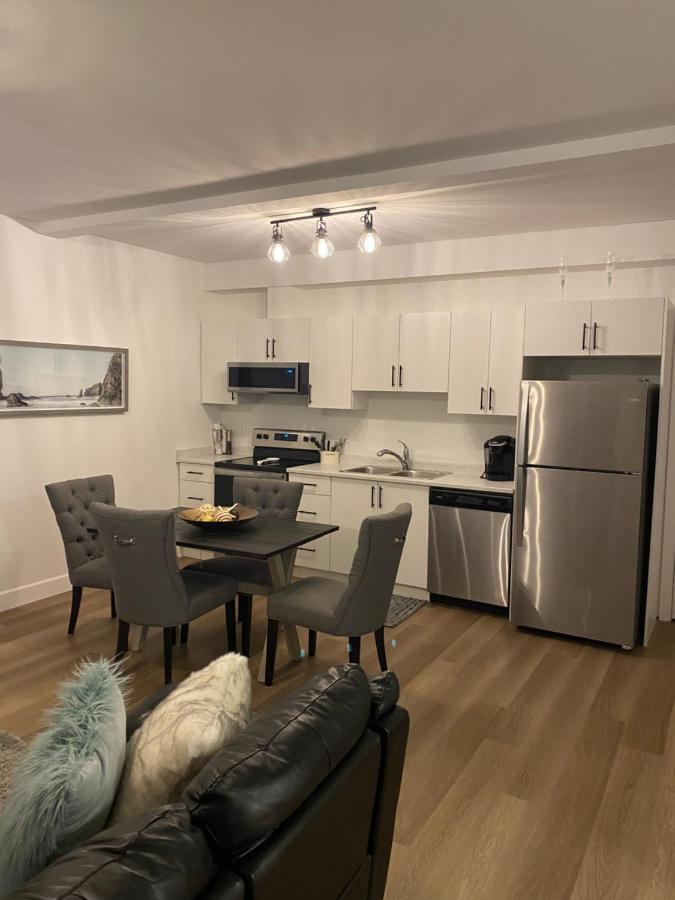 Adorable 1 Bedroom Suite- A Skip To Galloping Goose 維多利亞 外观 照片