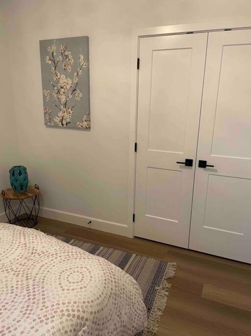 Adorable 1 Bedroom Suite- A Skip To Galloping Goose 維多利亞 外观 照片